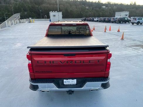 Used 2022 Chevrolet Silverado 1500 LT w/ Z71 Off-Road Package image 8