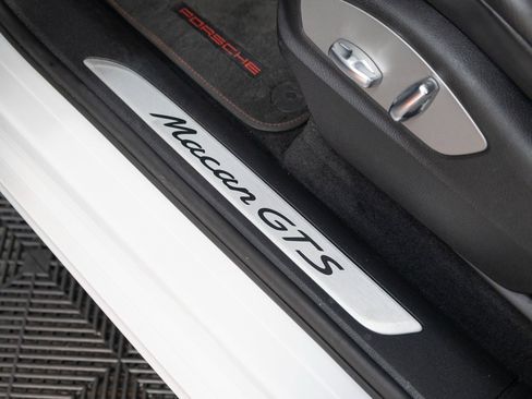 Certified 2017 Porsche Macan GTS image 22