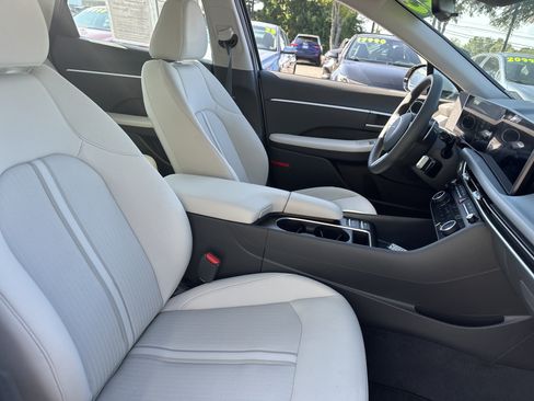 Used 2025 Hyundai Sonata SEL FWD image 13