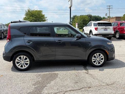 Used 2020 Kia Soul LX FWD image 7