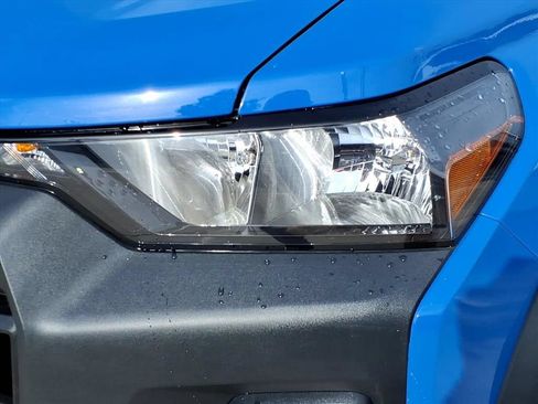 Used 2025 Chevrolet Colorado Trail Boss AWD/4WD image 11