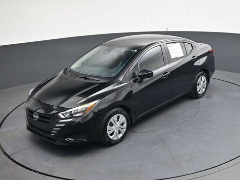 Used 2025 Nissan Versa S w/ Trunk Package image 33