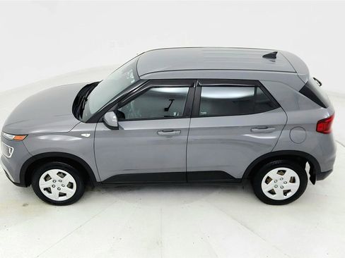 Used 2020 Hyundai Venue SE FWD image 14