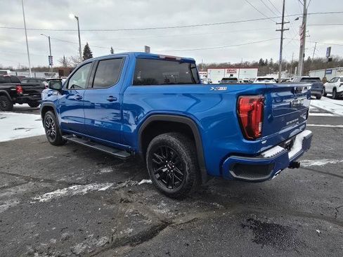 Used 2022 GMC Sierra 1500 Elevation w/ LPO, Elevation Black Package image 3