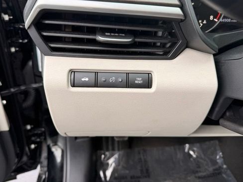 Used 2025 Nissan Altima 2.5 SV FWD image 25