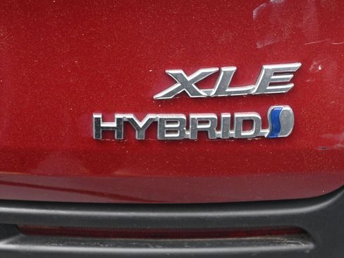 Used 2023 Toyota Sienna XLE image 38