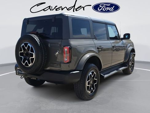 New 2026 Ford Bronco Outer Banks image 12