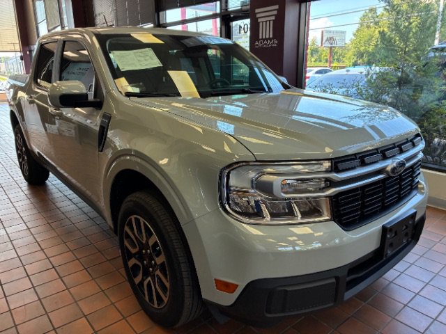 Used 2023 Ford Maverick Lariat FWD image 1