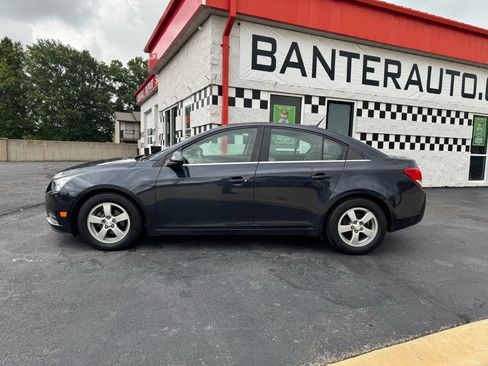 Used 2014 Chevrolet Cruze LT w/ Technology Package FWD image 2