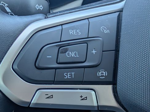 Used 2022 Volkswagen Taos SE image 8