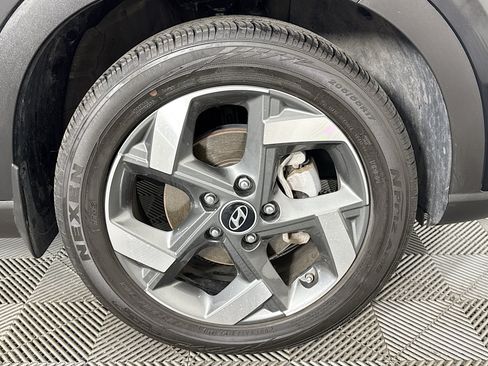 Used 2024 Hyundai Venue SEL FWD image 30