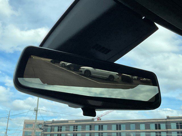 Used 2018 Cadillac XT5 Platinum w/ Driver Assist Package AWD/4WD image 17