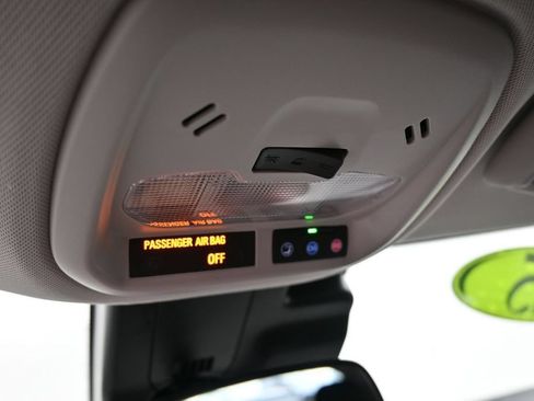 Used 2025 Chevrolet Trax LT FWD image 36