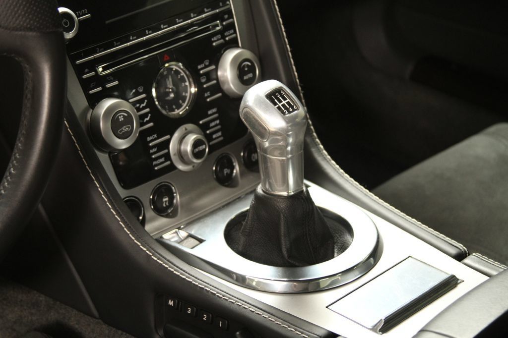 Used 2009 Aston Martin DBS Coupe RWD image 4