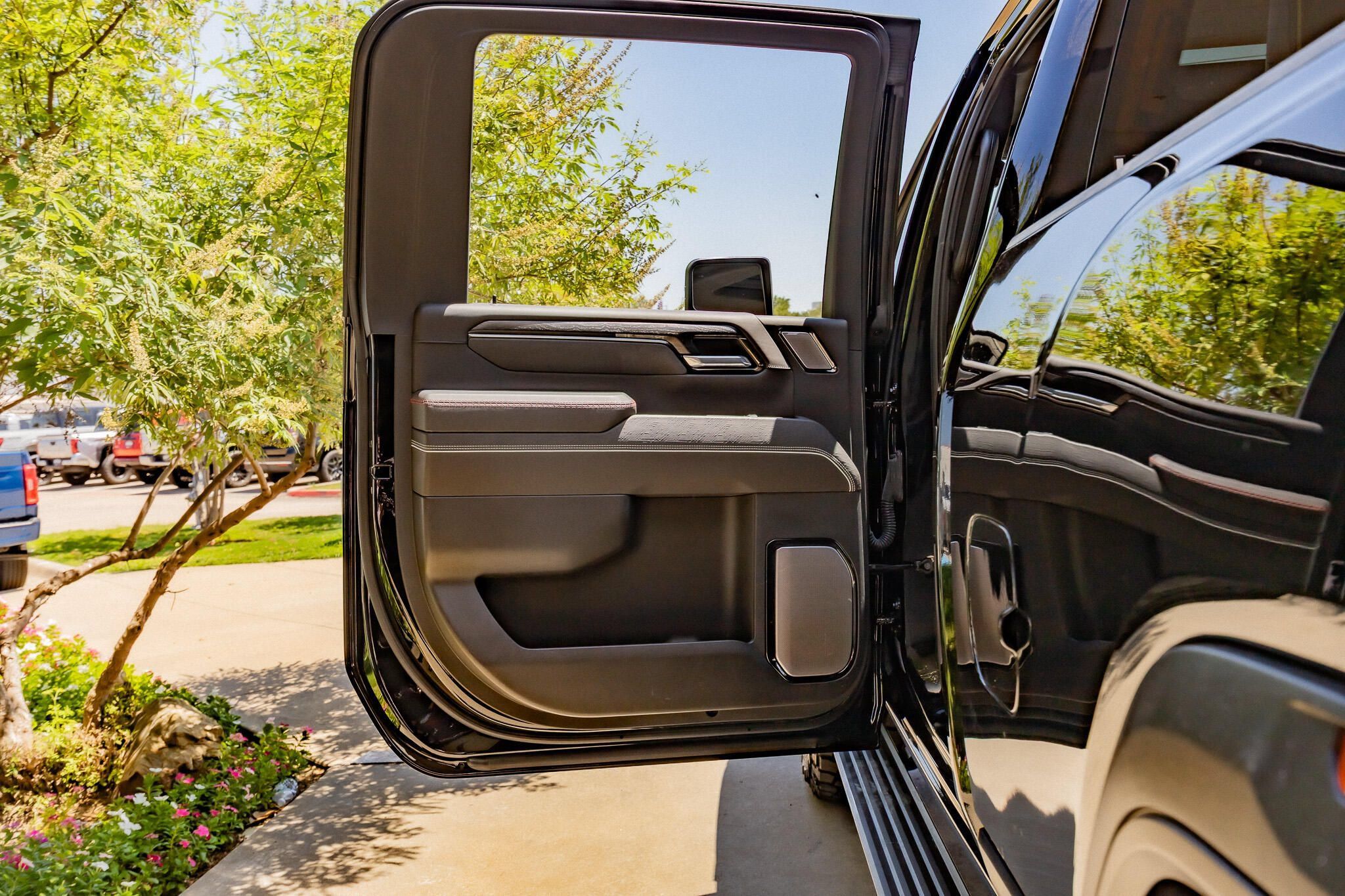 Used 2024 GMC Sierra 2500 AT4X AWD/4WD image 39
