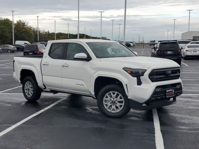 New 2025 Toyota Tacoma SR5