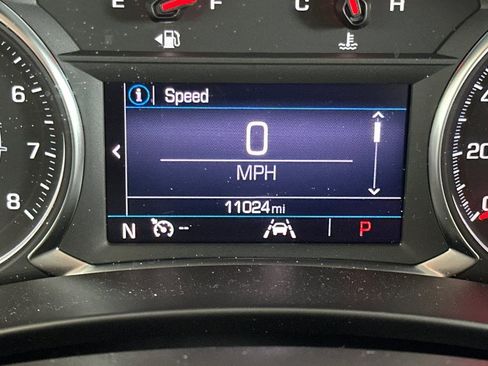 Used 2024 GMC Terrain SLE w/ Elevation Edition image 27