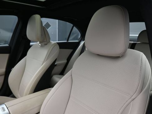 Used 2025 Mercedes-Benz C 300 Sedan image 13