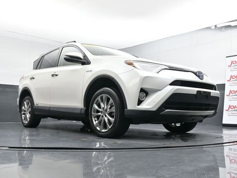 Used 2016 Toyota RAV4 Limited image 36
