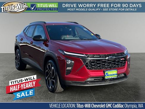 Used 2025 Chevrolet Trax RS w/ Driver Confidence Package FWD image 1
