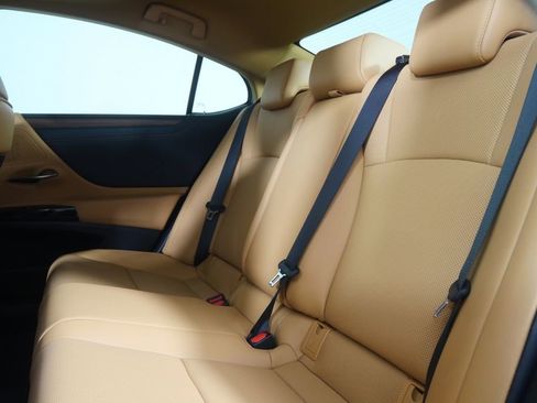 Used 2024 Lexus ES 350 w/ Premium Package image 15