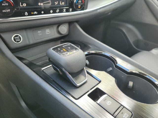Used 2023 Nissan Rogue SV w/ SV Premium B Package FWD image 27