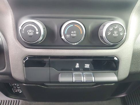 Used 2021 RAM 1500 Big Horn image 26