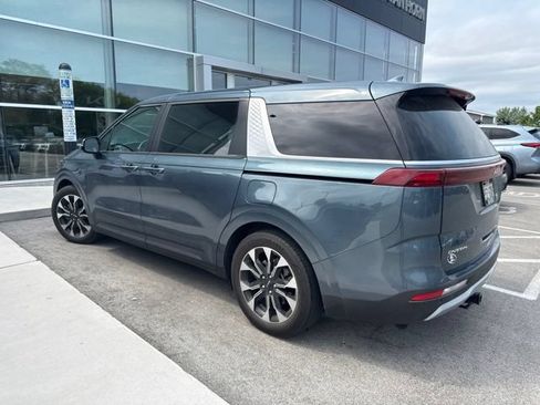 Certified 2024 Kia Carnival EX FWD image 4