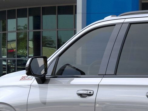 New 2026 Chevrolet Suburban Z71 AWD/4WD image 12