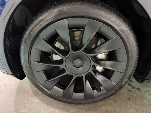 Used 2021 Tesla Model Y Long Range image 7