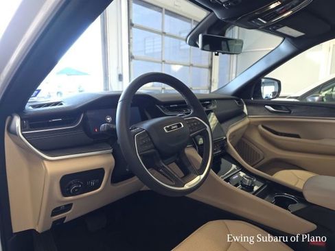 Used 2024 Jeep Grand Cherokee Limited w/ Luxury Tech Group II image 10