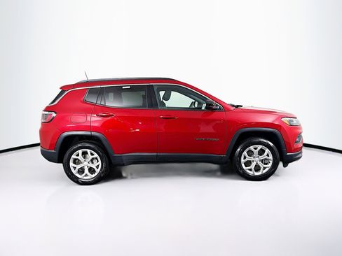 Used 2024 Jeep Compass Latitude w/ Convenience Group image 9