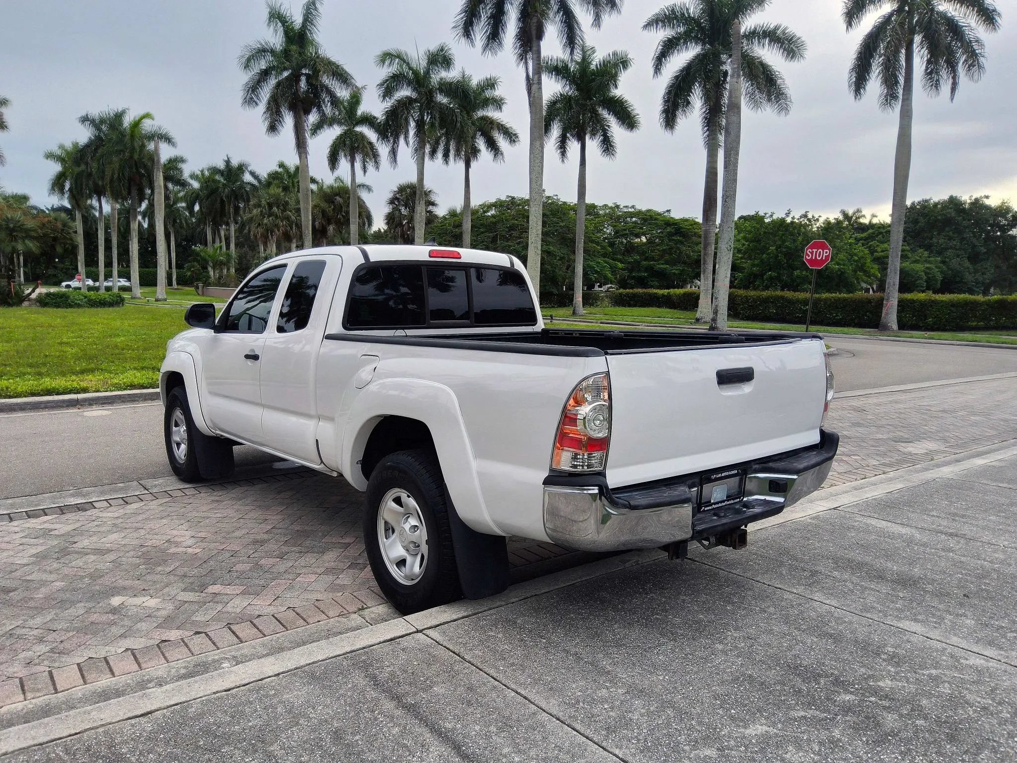 Used 2014 Toyota Tacoma PreRunner w/ SR5 Package RWD image 16