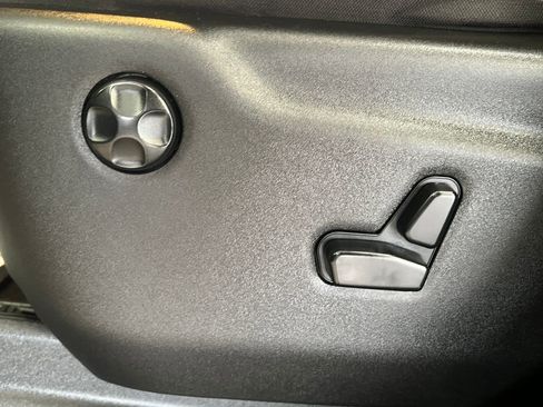 Used 2020 Jeep Grand Cherokee Laredo image 33