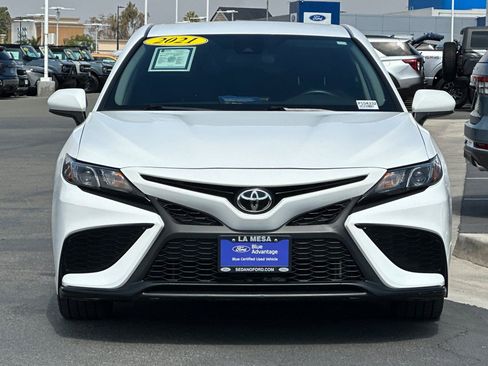 Used 2021 Toyota Camry SE w/ Carpet Mat Package (TMS) FWD image 8