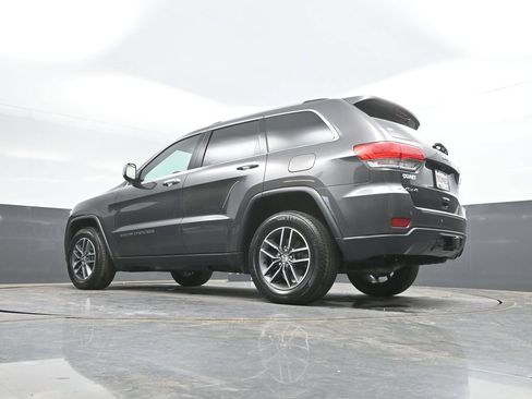 Used 2017 Jeep Grand Cherokee Limited w/ Trailer Tow Group IV AWD/4WD image 37