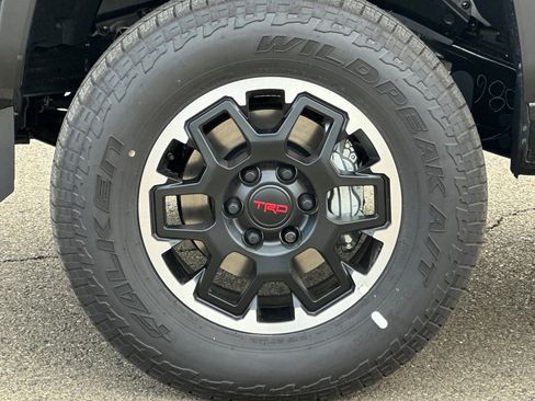 New 2025 Toyota Tacoma TRD Off-Road image 32