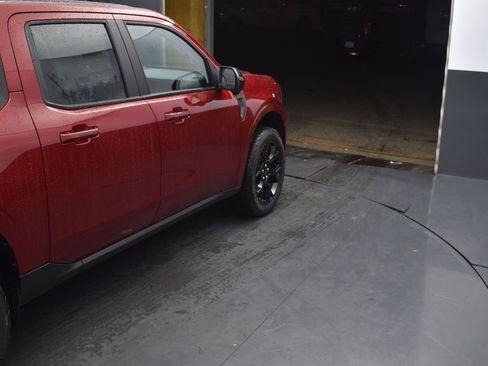 New 2025 Ford Maverick Lariat w/ Black Appearance Package image 14