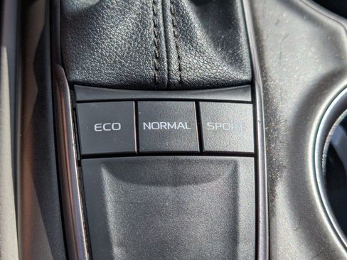 Used 2022 Toyota Camry SE image 23