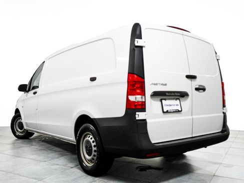 Used 2023 Mercedes-Benz Metris image 4
