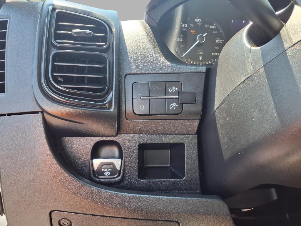 Used 2025 RAM ProMaster 2500 w/ Convenience Group FWD image 14