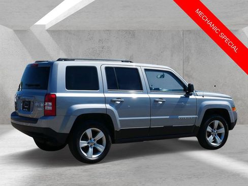 Used 2015 Jeep Patriot Latitude w/ Sun/Sound Group AWD/4WD image 3