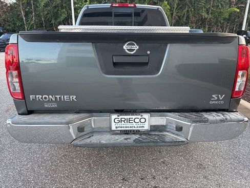 Used 2017 Nissan Frontier SV image 3