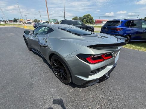 Used 2024 Chevrolet Corvette Z06 w/ Stealth Interior Trim Package RWD image 5