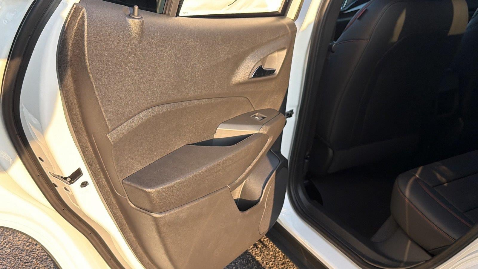 New 2026 Chevrolet Trax RS w/ Sunroof Package FWD image 16