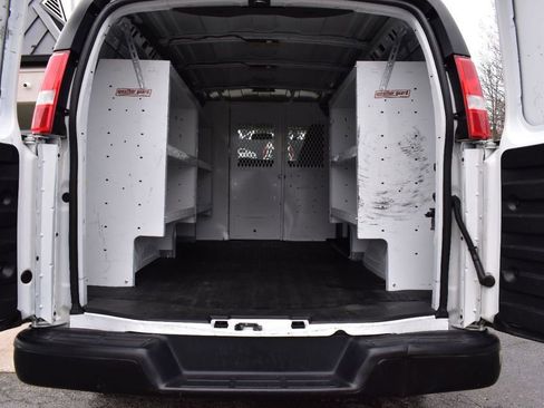 Used 2018 GMC Savana 2500 w/ Communications Package image 20