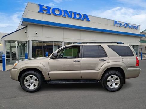 Used 2007 Toyota 4Runner SR5 AWD/4WD image 8