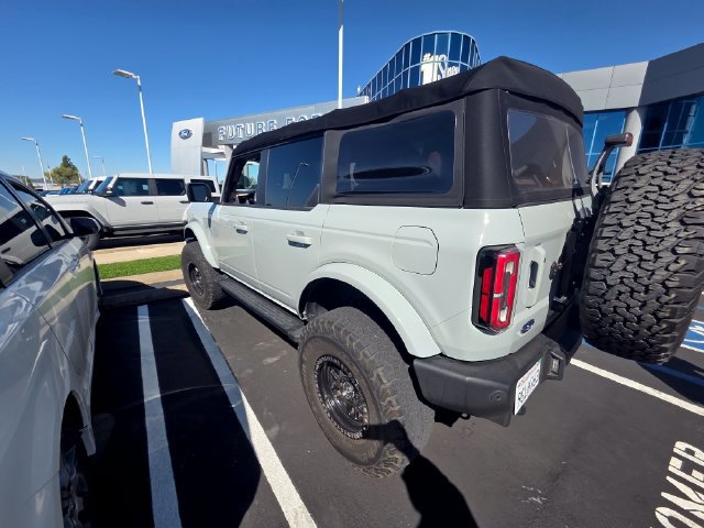 Used 2023 Ford Bronco Outer Banks AWD/4WD image 3