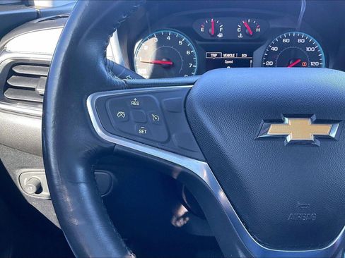 Used 2018 Chevrolet Equinox LT FWD image 19