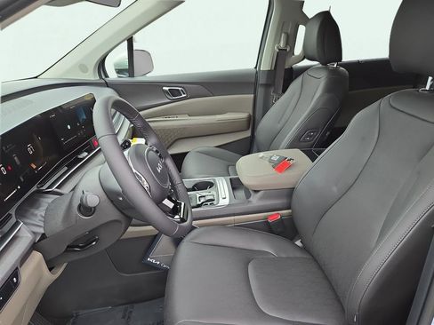 New 2026 Kia Carnival EX image 18